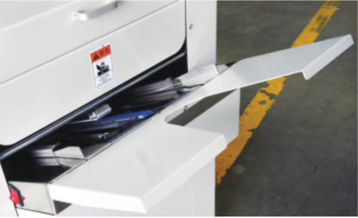 Machine de couture de selle à fil de livre à haute productivité 480 mm Max. largeur utilisable