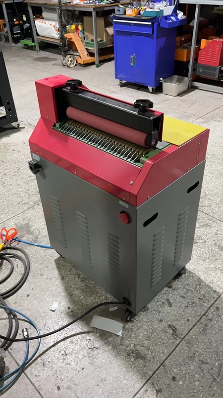 Machine d'application de colle de laminage à fusion chaude pour les boîtes d'emballage de chaussures et de cuir