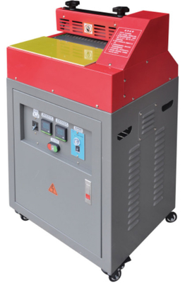 Machine de laminage de revêtement de colle à fusion chaude 220V Voltage 60KG Poids